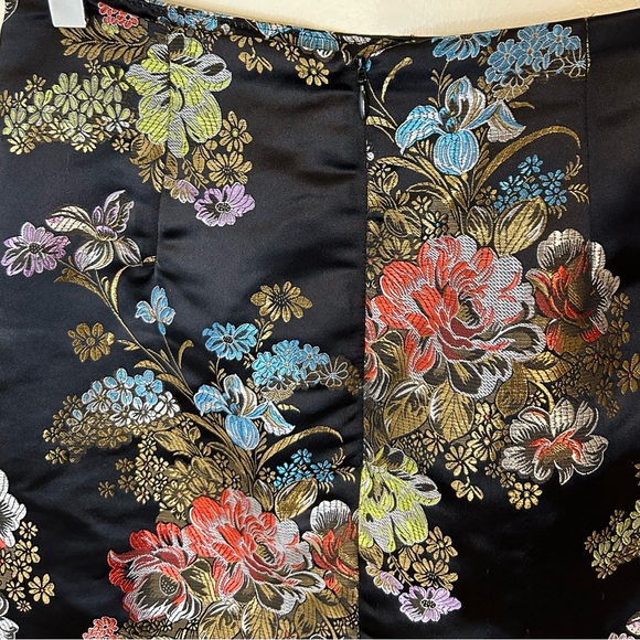 Black Floral Embroidered Mini Skirt - Picture 4 of 8